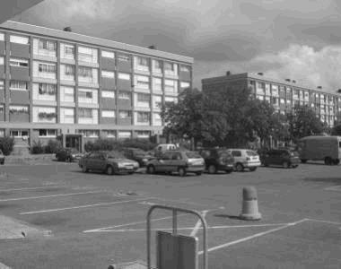 la vrai histoire deVoila l'histoire vrai de Lela , une jeune fille qui n'avait pas le droit de sortir de chez elle avant sa majorité. Chaque fois qu'elle voulait rejoindre ses amies au